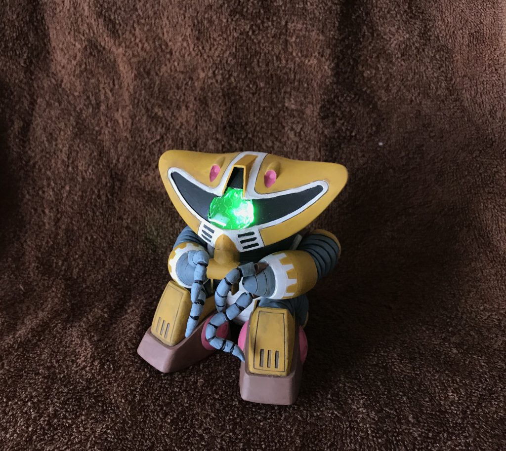 目はDAISOのレジンだす