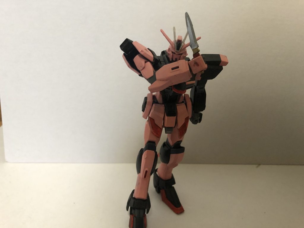 両儀式といえばナイフ!
ストライクのアーマーシュナイダーをガンダムマーカーで塗装しました!