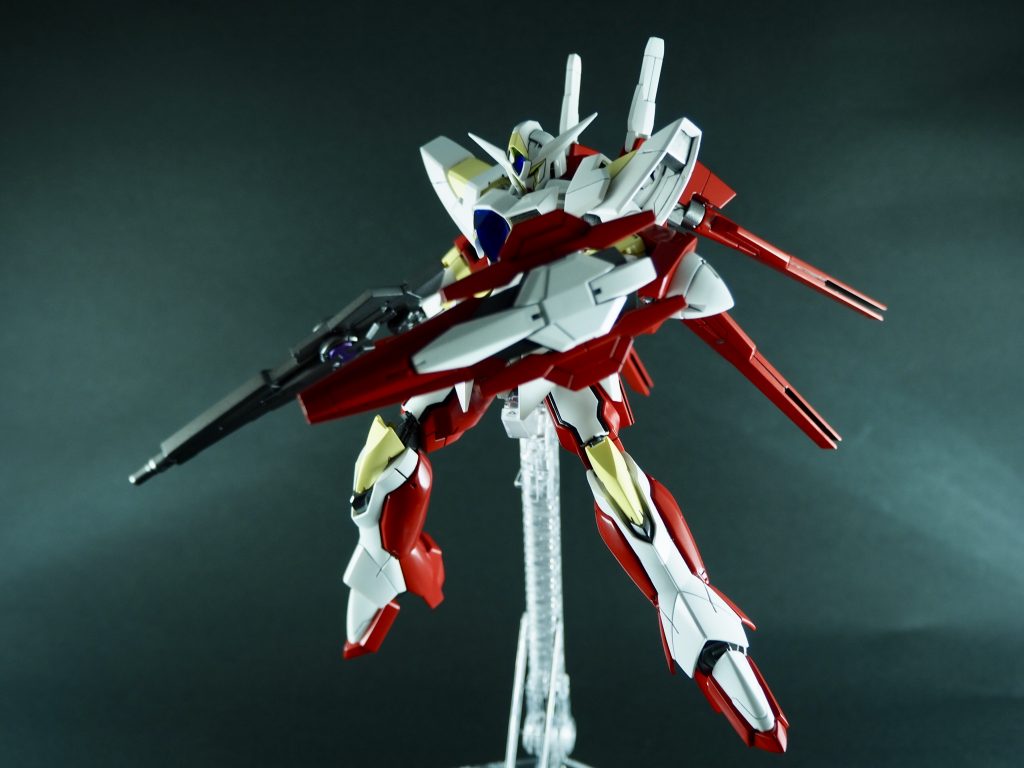 シールド展開ギミック
こっちのフィンファングは形状がしっかりしてたのでそのまま
シールド裏面肉抜き穴はプラ板で蓋