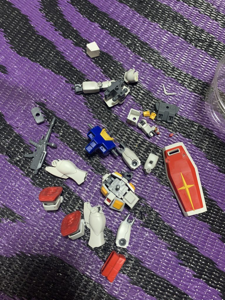 このキットが好きすぎて過去に何体も作りました!
g30thやリバイブもスタイリッシュでいいですが個人的には021が一番好きです。