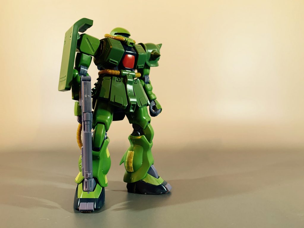 こちらはHGのただの素組みです。