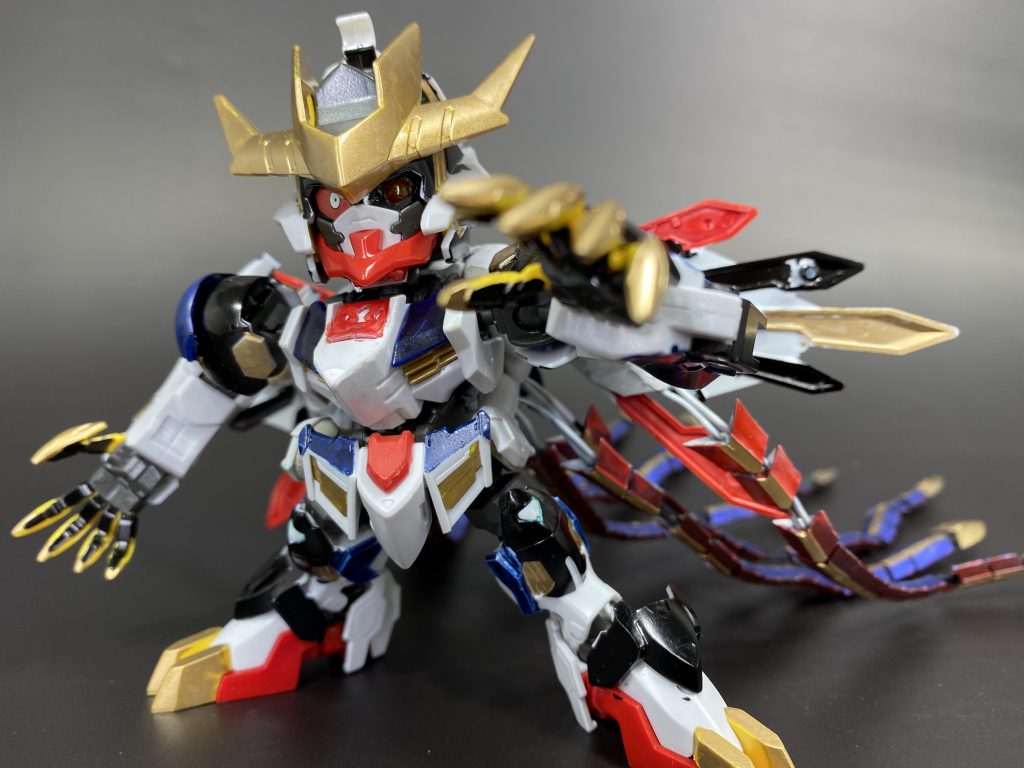 わかりにくいですが、オッドアイにしています。