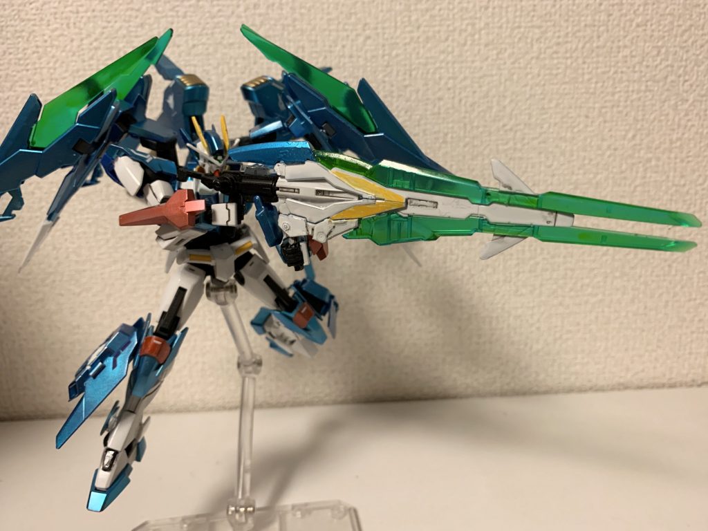 GNカレドヴルッフ・シューティングモード。四基のGNドライヴから粒子を結集・収束させ発射する事で大部隊を全滅させることが出来る本機の必殺技。