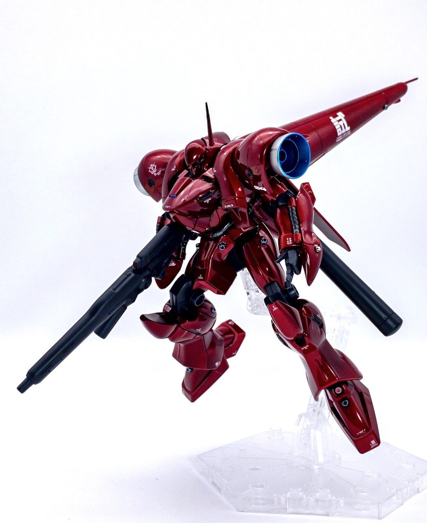 派手なポージングが難しいこともありますが、ゆったりしたポーズが似合います。