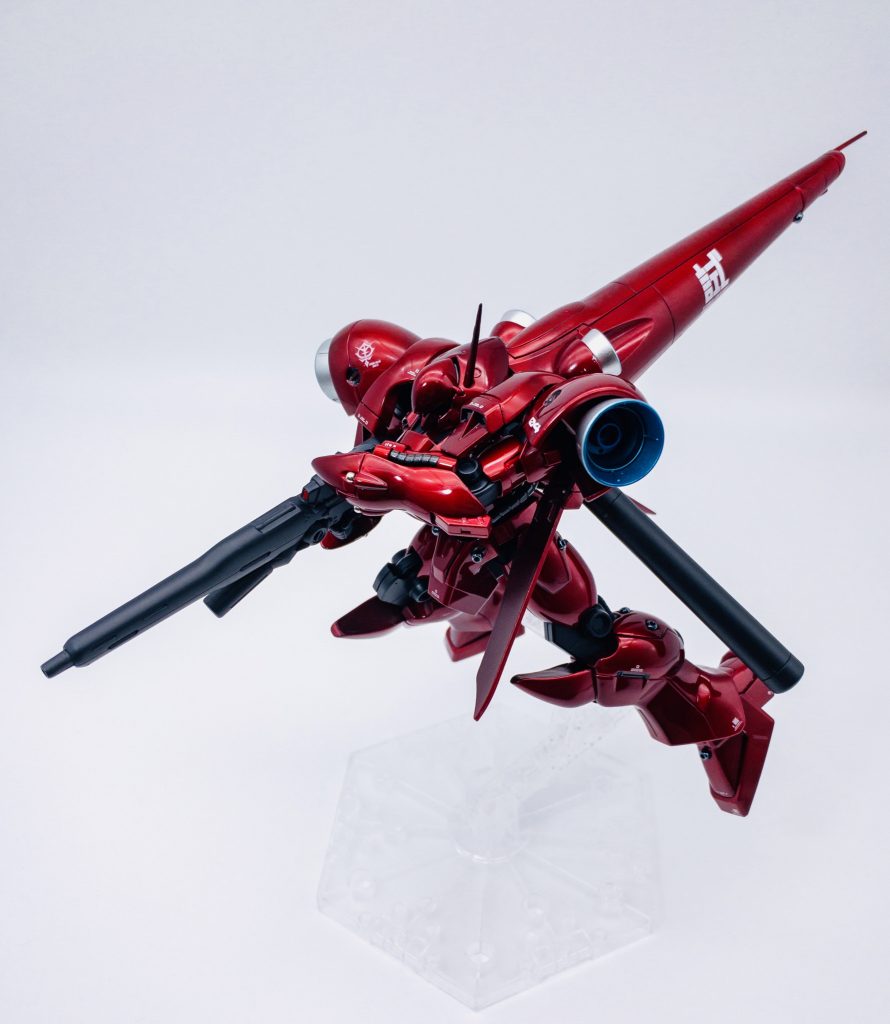 説明書のポーズ。両手持ちはギリギリです。