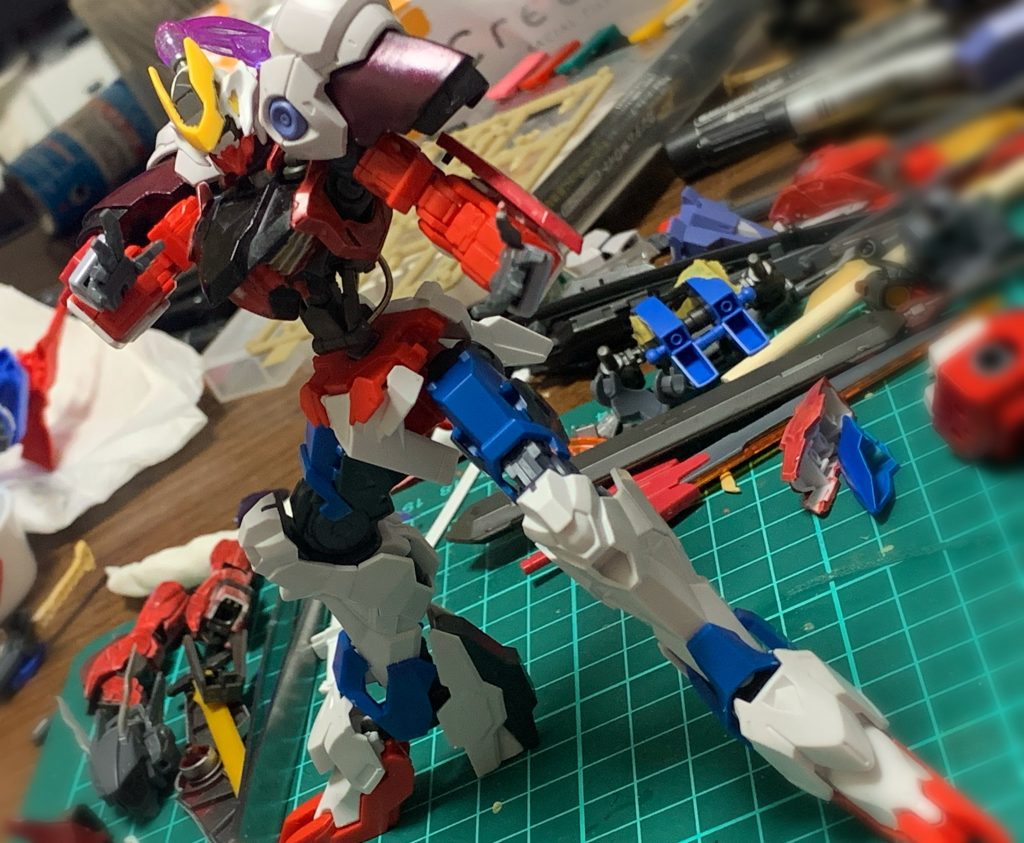 可動域の確認と序盤の設定では徒手空拳も行える設定だったので格闘ポーズの1枚