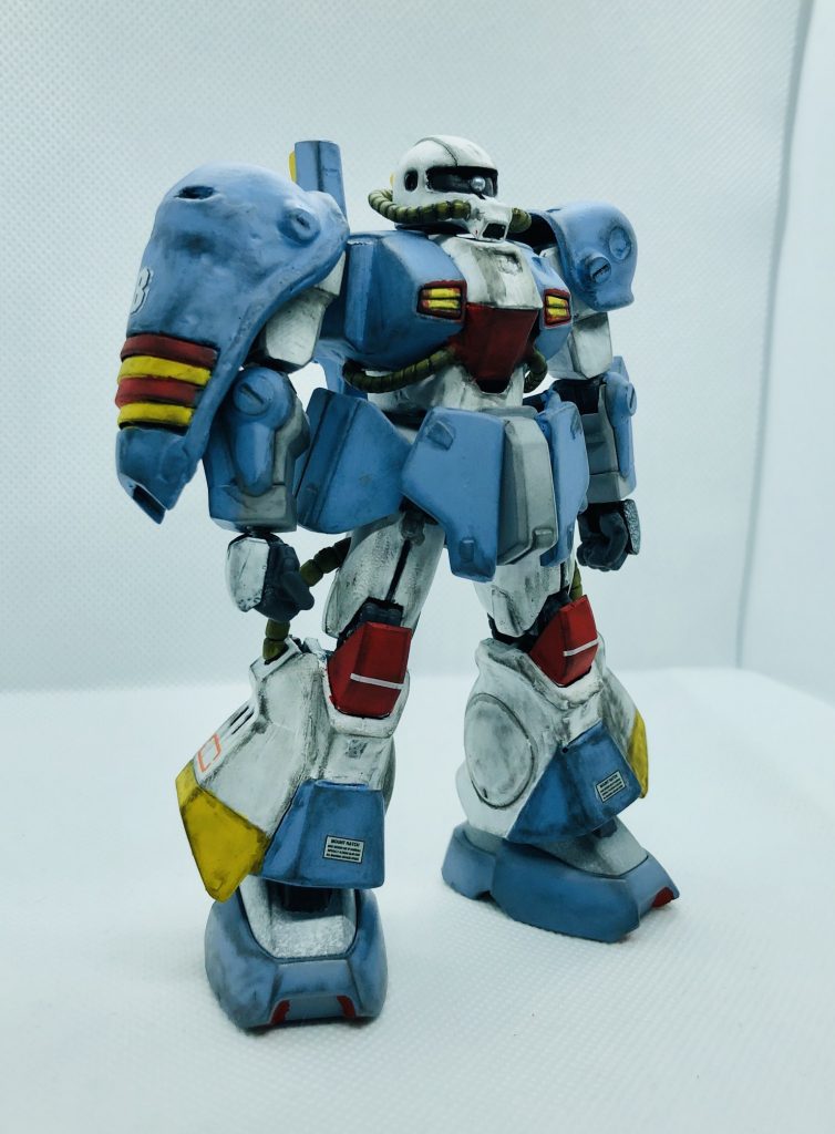 塗装はエアブラシトラブルのため筆塗りです。ドライヤー片手に頑張りましたが白のムラが酷すぎる。
また、クレパスも汚くなってしまいました。。