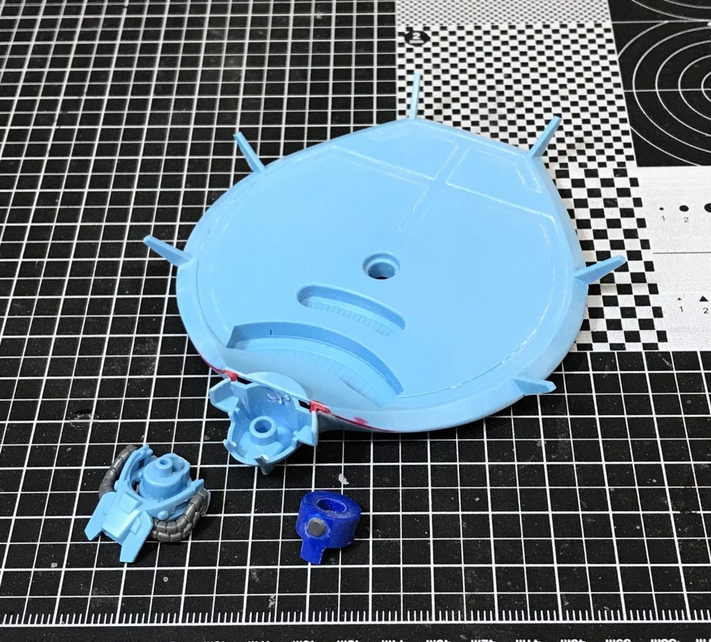 頭部後ハメ加工とモノアイディテール