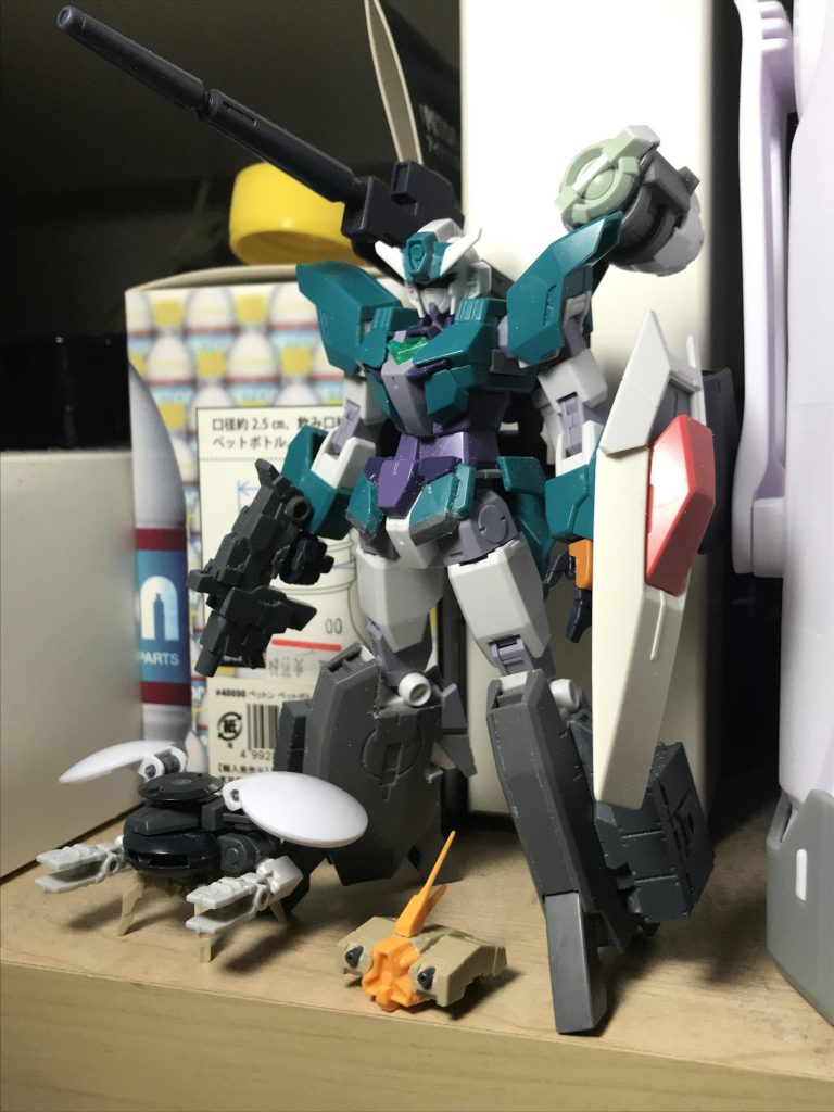 これはガンダムにするべきだなと思うに至る。
IFジェネレーターじゃなくドローンをつける案もありましたがドローンが可愛くなりすぎたので正式採用はみおくられた。