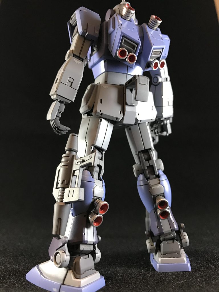 細部の再現はあまり徹底しておりません。なんとなく雰囲気を見ていただけたらと。

確認しているだけでもふくらはぎとスナイパーライフルが形状が異なっています。