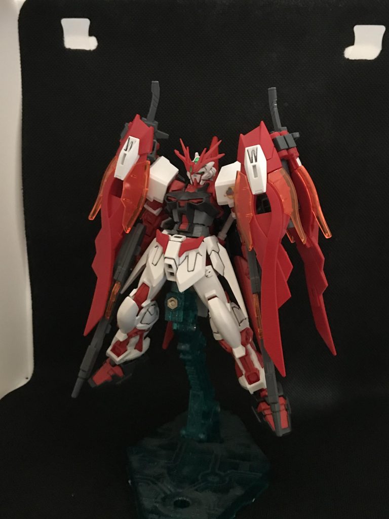 ディフェンスモード
防御重視で射撃兵装を軽減させる形態です