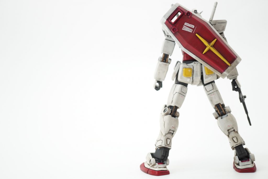 シールド背負ってるガンダムってめっちゃカッコいい!!