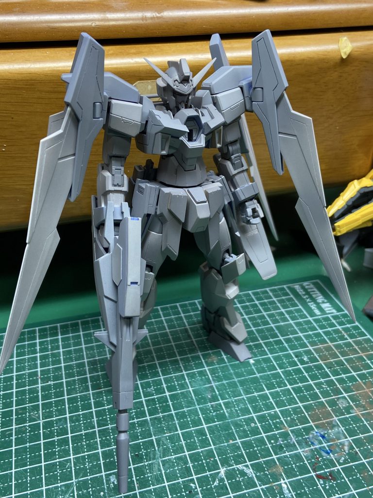 塗装前のサフチェックで甘い筋彫りをケアしました。