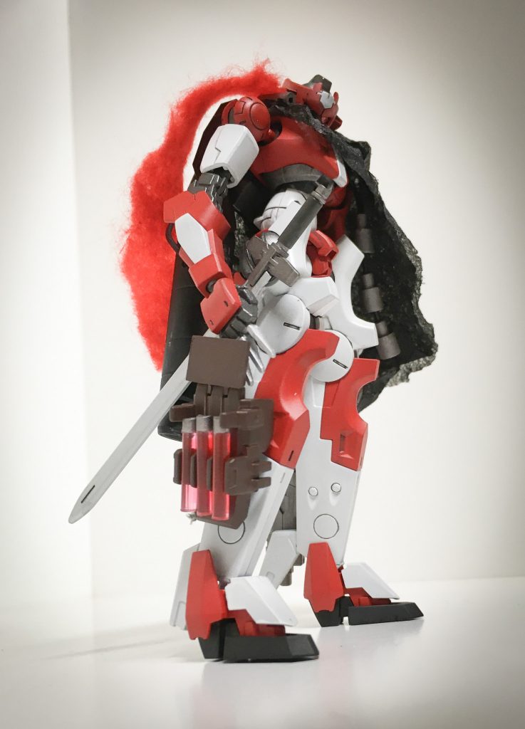 手投げ針
左ひざのウェポンラックに収納されているニードル。
操兵の膂力と回転を加えた投擲により操兵の装甲すら貫通できる。有効射程距離は約50m。
とはいえ、ごく小さい針なので、特別頑丈にできている操手槽周りなどは貫通できない。
腕や足に当てて稼働効率を落とすのに使われる。
動きが鈍った所で近づいて剣戟で倒せばいい。
レッドが「卑劣戦士」と呼ばれる所以その三。