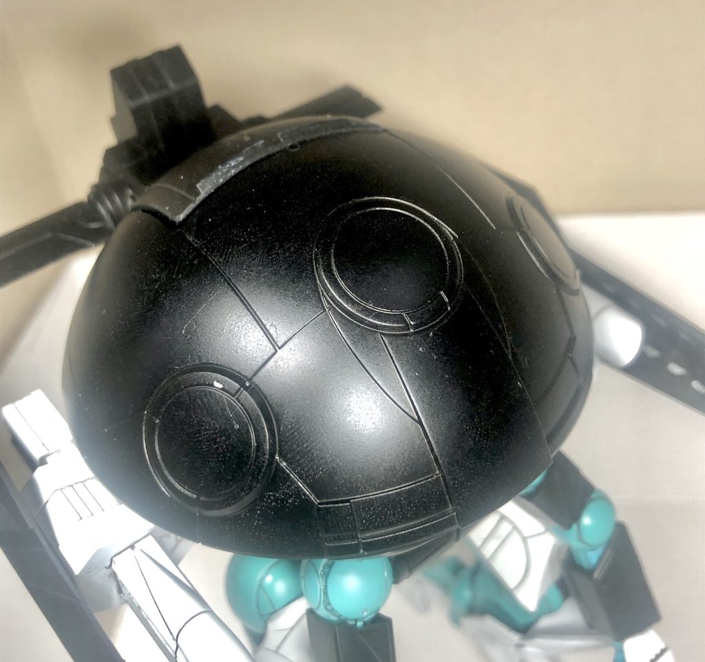 画像では分かりにくいけど結構ムラができて、表面がザラザラ....
これでも使った塗装、「ブラック(光沢)」なんですけどねぇ....
マジで何で?
追記:原因わかりましたよ〜、雨の日に塗装とトップコートやったのが原因でしたw
友人にボロクソ言われて知りましたw