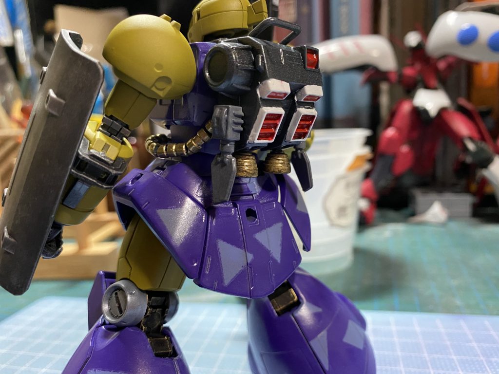 バックパックはR型ザクより拝借