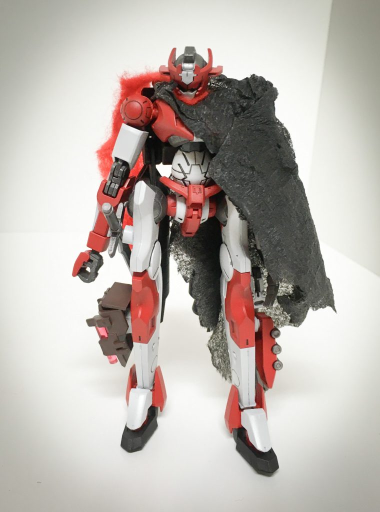 トレジャーハンターのレッド・クリフ専用機。
アナハイム・プロダクション製のオーダーメイド軽操兵。
この機体を作るにあたって、レッドが注文を付けたのはとにかく「素早く身軽な機体」、そして操縦に応えれる「レスポンス性能の高さ」の2点である。
その結果、レッドロードは瞬発力に長けた軽量高機動な機体に完成したが、装甲厚は最小限しかなく耐久力には欠ける。
また、三次元起動をする為に増槽付きのバーニアを二層積んでおり、跳躍を織り交ぜた高速機動も得意としている。
武装類に関しては汎用型の剣(スチール・バイン)以外はレッドが独自に設計した物となっており、製造は彼が描いた設計図を元にして行われている。