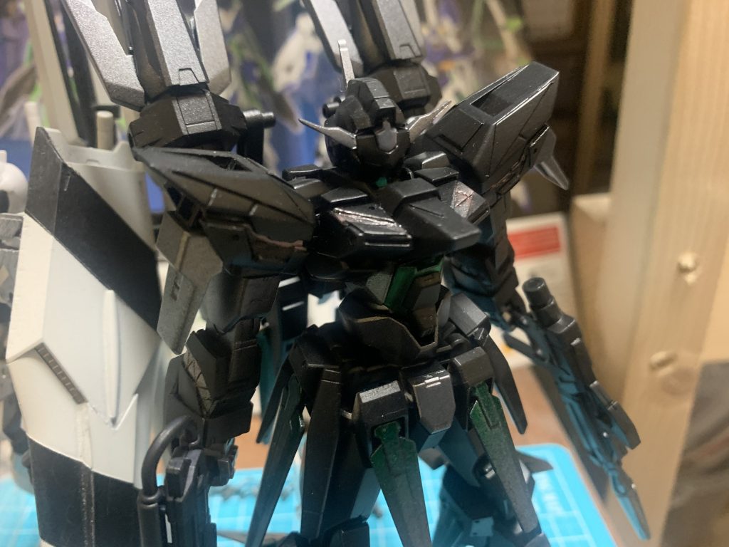 胸部と腕部等にサイコフレームを展開
ユニコーン同様NTDも発動