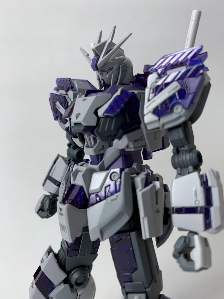 サイコフレームはG3っぽさを出すために元の色の上からクリアブルーで色をつけて紫っぽくしてみました