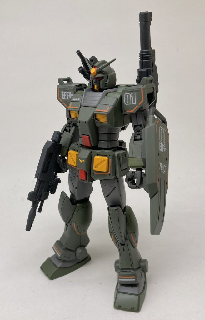 放置しすぎたせいでどこまでやったのか失念してしまい
仮付けなの忘れて塗装後に接着面が剥がれるわ
瞬着で付けたらはみ出るわの大騒ぎでしたよ。