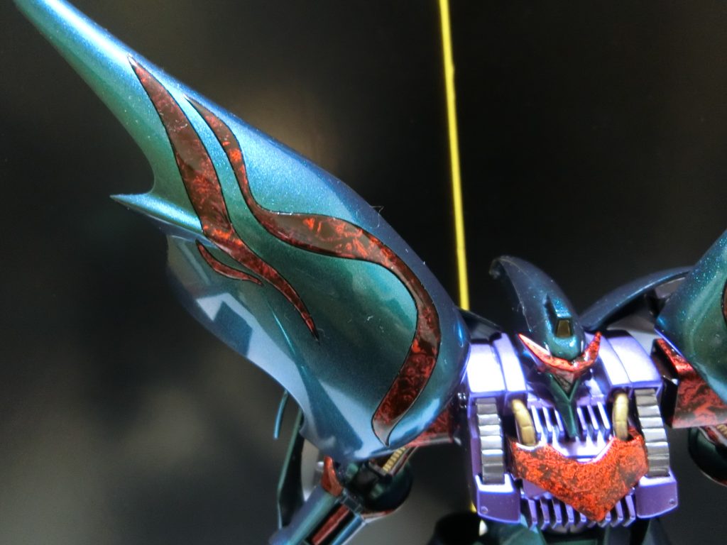 バインダーのラップ塗装と、鏡面が伝わると嬉しいです。