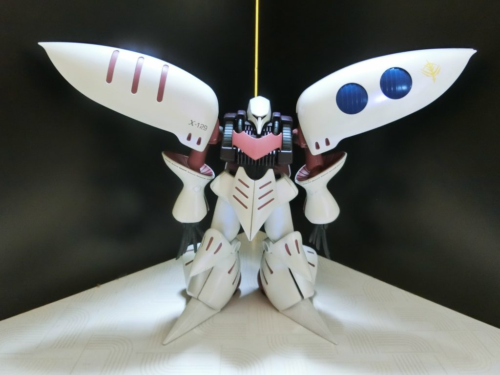 前の製作者さんの全塗装品。キュベレイの色そのままに、最後にクリスタルカラーのアメジストパープルを塗ってました。