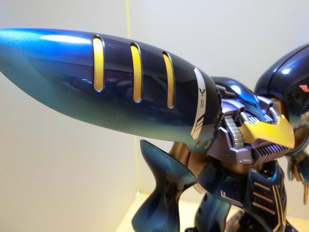 デカールの段差がないよう頑張りました。撮影すると自分が反射して普通に写ってしまう