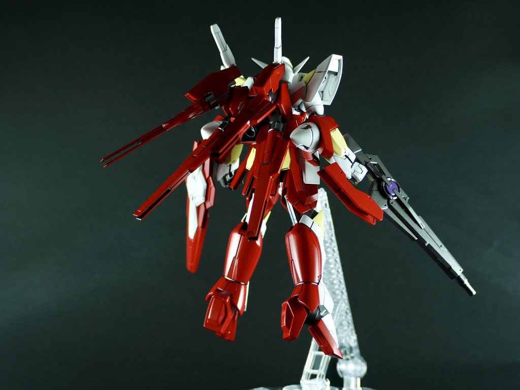 リア
フィンファングは全脱着可
名前の通りにちゃんと銃口はフィン仕様に
GNドライブTやセンサー部は別売りのシール