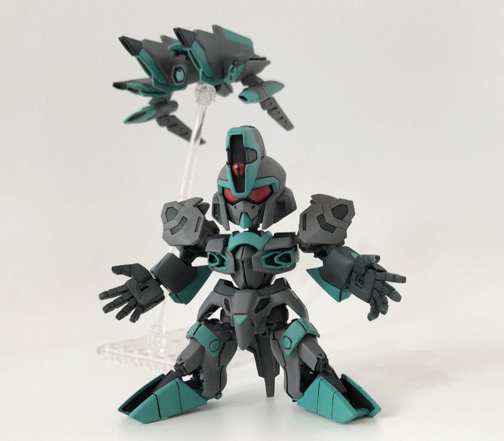 通常はザンスカールMSゲンガオゾに擬態しているアラストールのリミッターが外された真の姿。
サポートユニット「ヘリオン」を遠隔操作しつつ、その俊敏な動きで敵を翻弄する。