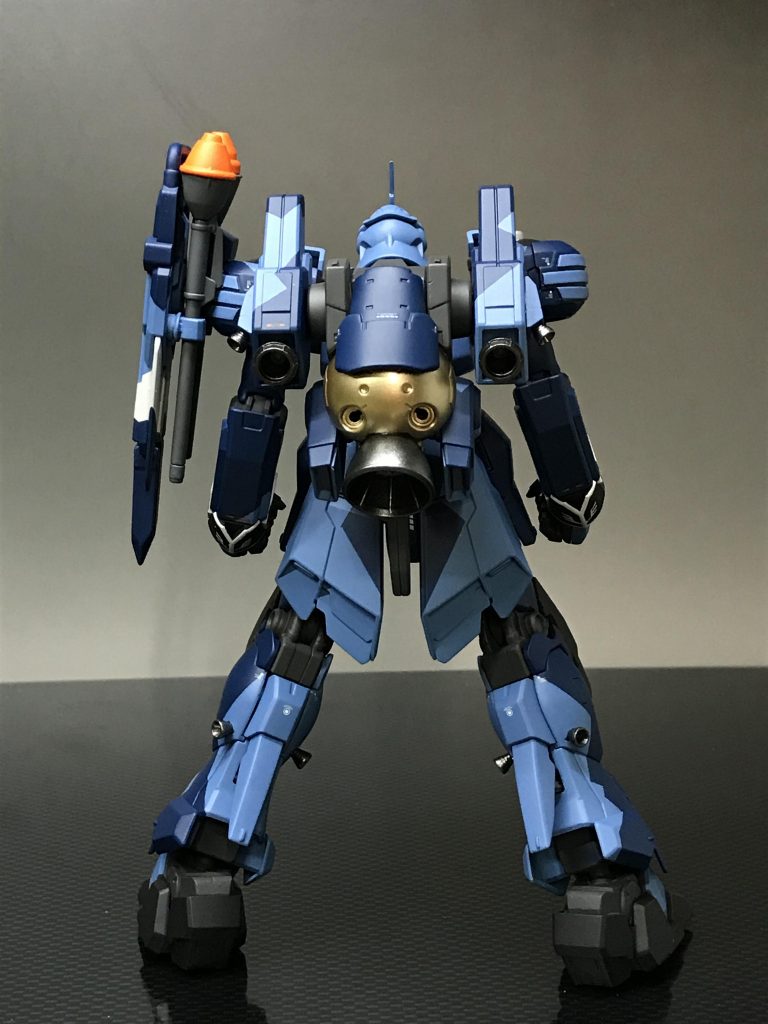 ヅダの土星エンジンとヅダFを彷彿させるバックパック。
ヅダの特徴?である脚部(脹脛)バーニアも設置。