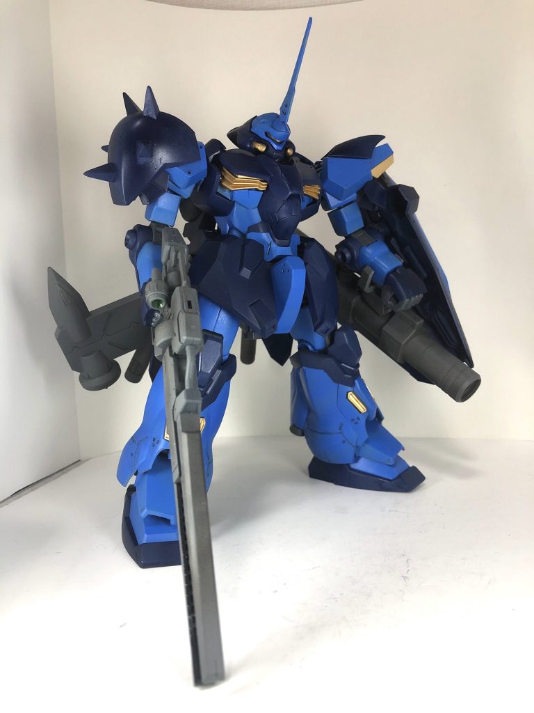 試作大型ビームライフル。通常・連射・狙撃と状況に応じて切り替え可能。乱戦時はバレルを破棄し取り回しを良くする。