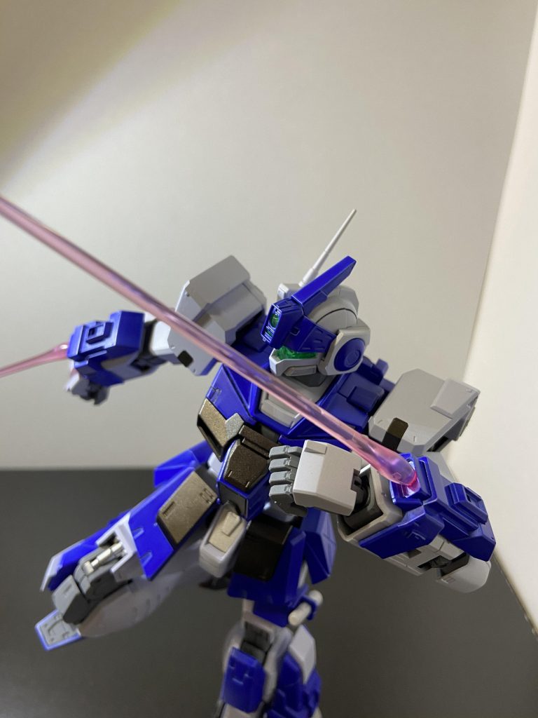 こちらはデカール貼る前とディティールアップ前なのですが良いポーズだったのであげw