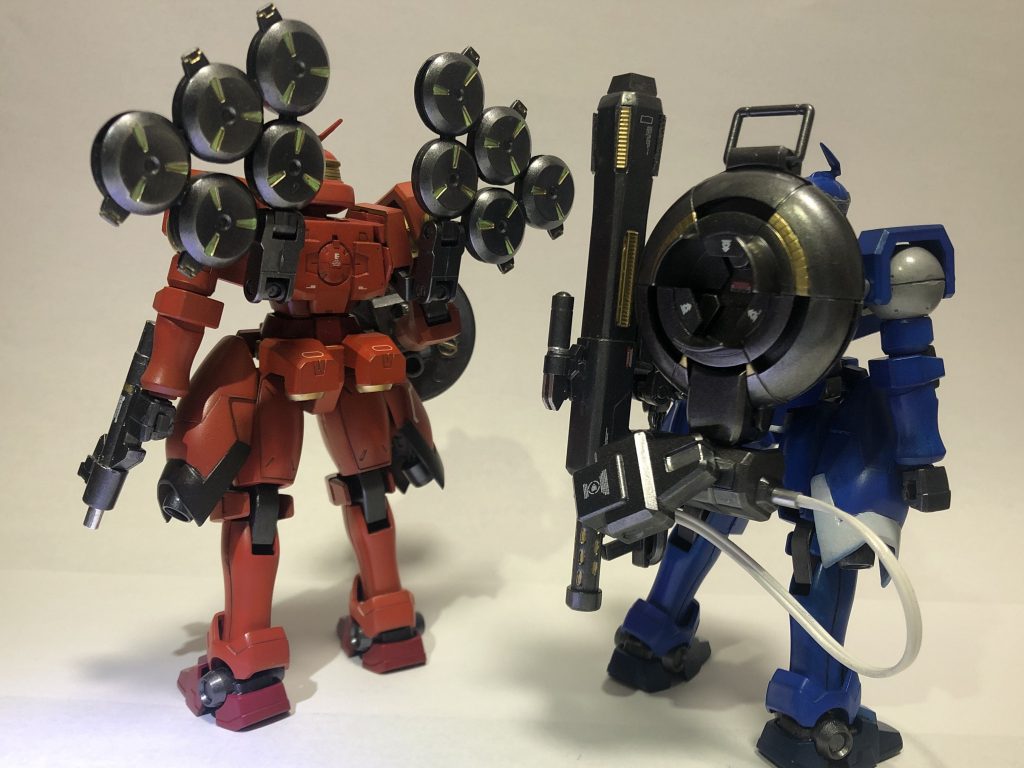 二機とも腰回りはリーオーのお尻バーニアを生かしたかったので
設定とは違いますがサイドアーマーのピンを切り飛ばしてアーマー無しにしたぐらいです