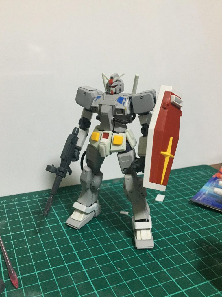 足、及び排気ダクトの変更。
足をTB版フルアーマーガンダムからTB版ジムへ、排気ダクトを自作パーツから陸戦型ガンダムS型に変更しました。
これにより形がだいぶ固まりました^ ^