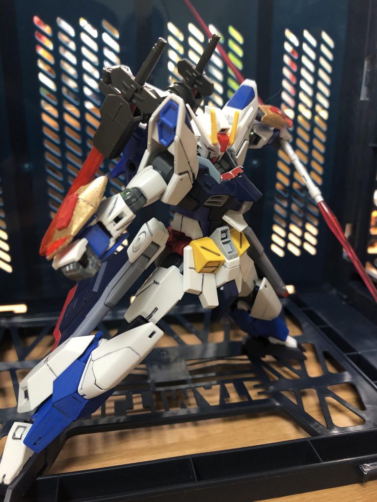 シュペールラケルタビームサーベルこれはストフリと隠者と一緒の武器だがこの機体では常にアンビデクストラス・ハルバートの形態のまま使う(普通の状態でも使えるが中の人がこっちを好んだためこうしてますm(* )m)