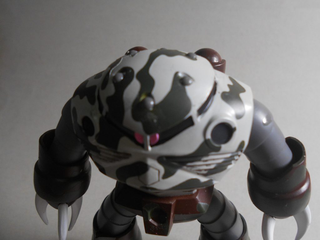 頭部のミサイルはコトブキヤの丸リベットを使用