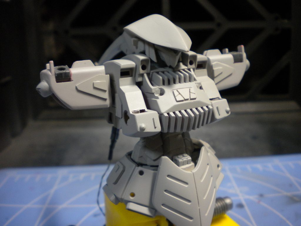 胸は小型化、ウエストはフルスクラッチ