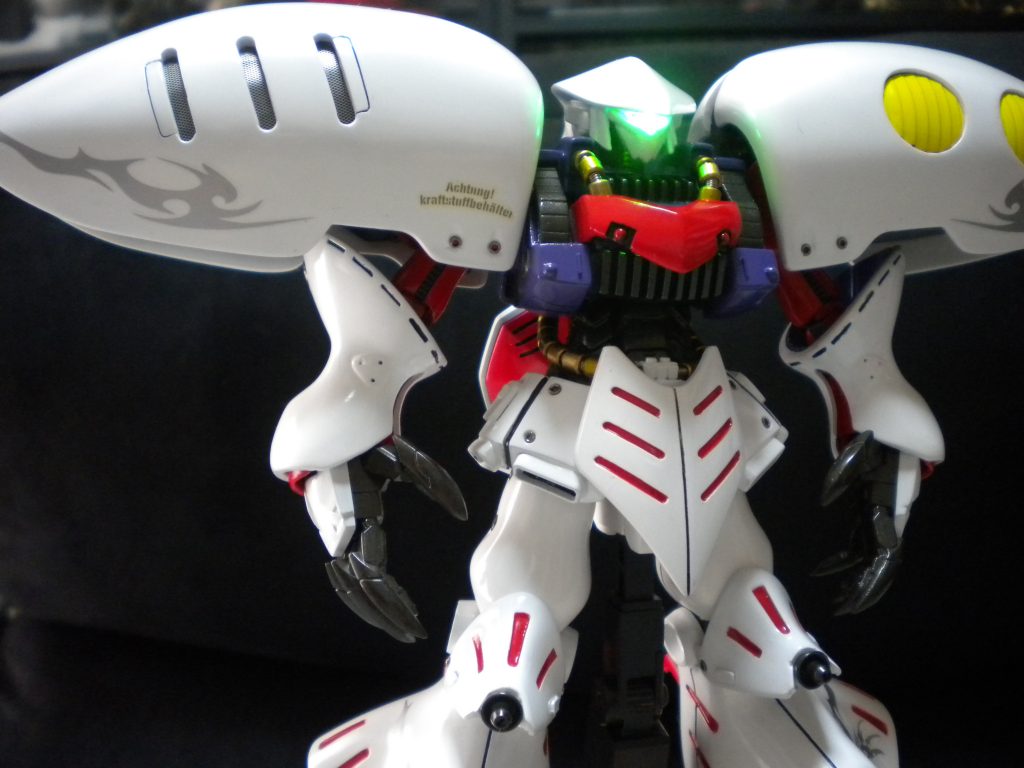 肩のバインダーを大きくして、形状を変更。