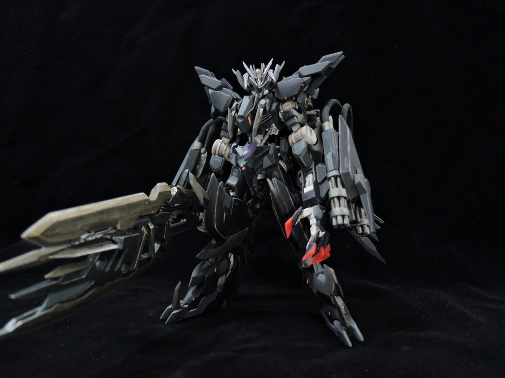 アリオクの強化という設定ですが見た目はルプスレクスの強化版みたいな感じです。
人型というよりは二脚型というカテゴライズを意識していて人型よりも異形化したバランスになっていると思います。