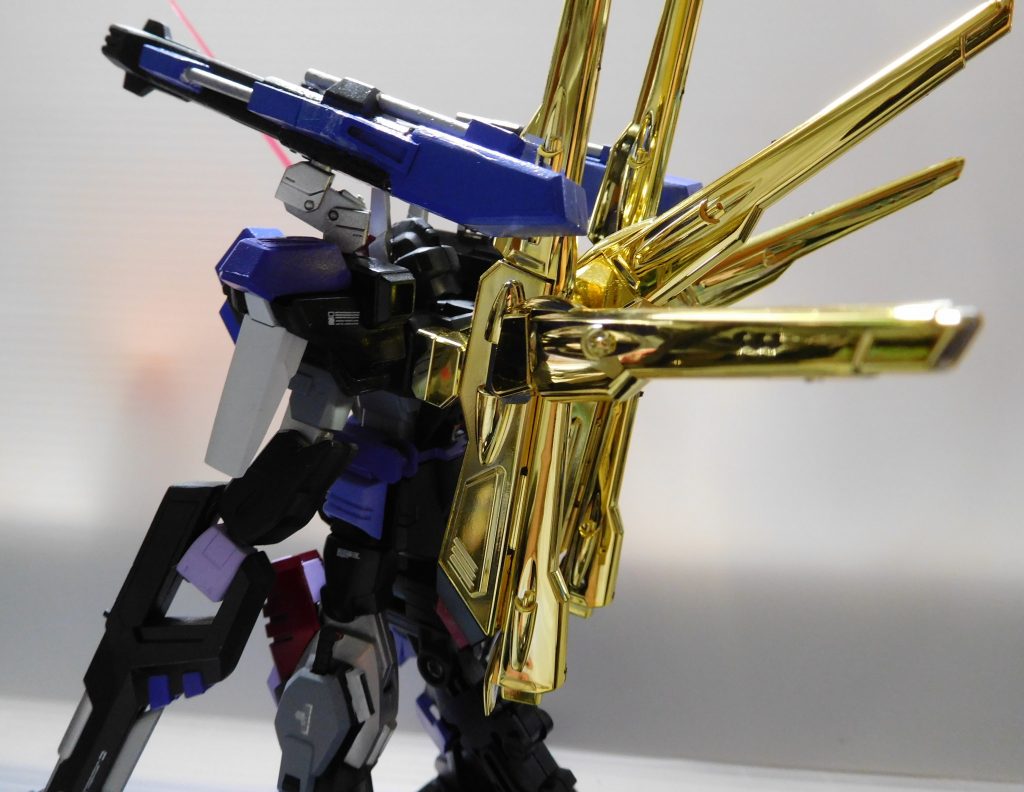 ストライカー用プラグ採用ってことで、たまたま近くにいたシラヌイさん装備