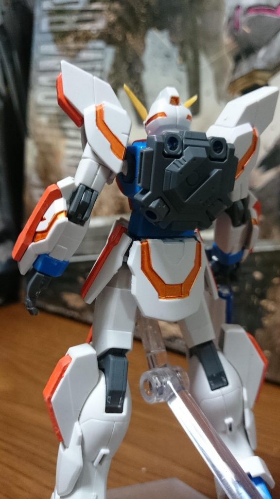 背中のリフレクターやらサテライトキャノンやらを外すと3mm穴が4つも!これを使ってオールラウンダー仕様の換装機として運用するっスよ!
……正直撮影時にふと思い付いたものなんで急拵えでかなりテキトーかつ無理があるっス。アイデアをまた思い付いたら後日投稿するっスよ