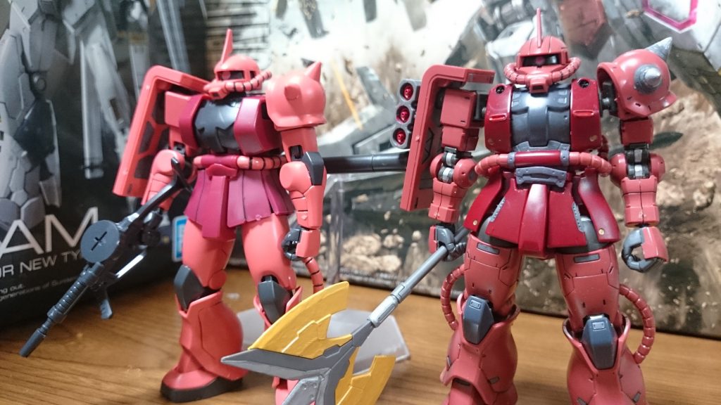 ・オリジンザク(バリスティック仕様)と比較

オリジンザクはモールドがすごく多いっスから、かなりあっさりした感じに見えるっスね。また色もアニメ版のように明るい色になってるっス