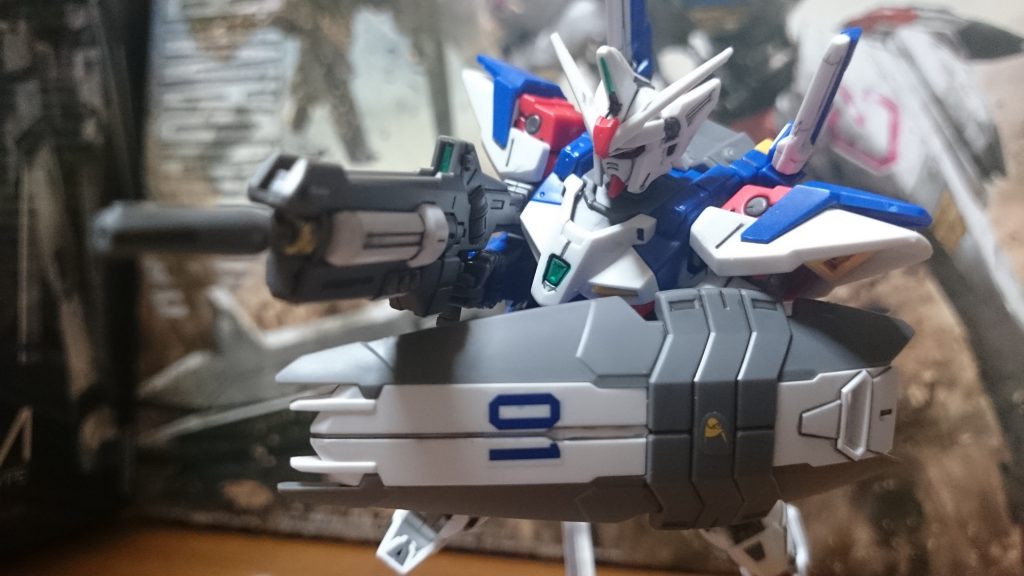 シールドと肩のポロリがすごく撮影の邪魔を…