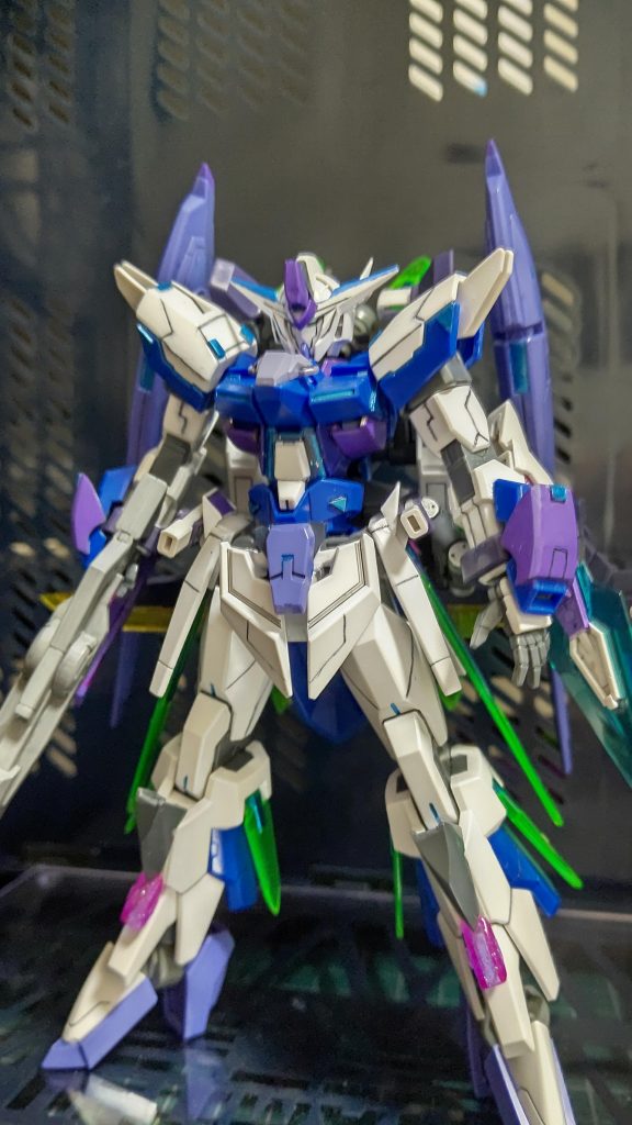 正面になります。
スジ彫りやプラパンによるディテールの追加をしました。