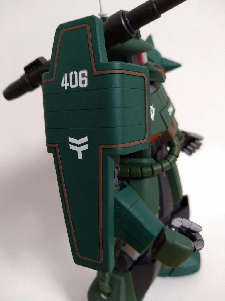 機体番号を406にしました。私の見た漫画では小隊は連番でしたが、、、w　正解はどうなんでしょうか?　この階級章はザクによく使われる物らしいです。