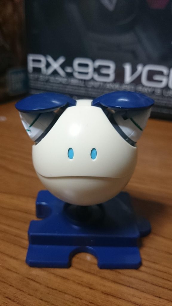 手短にあったんでなんとなく。
猫耳かと思った？残念！ツインドライヴでした！
RGダブルオーライザーのGNドライヴを本体と蓋の部分でただ挟んでるだけっス

ここからはハロローダー、ハロヒロトとメイを絡めてみるっス