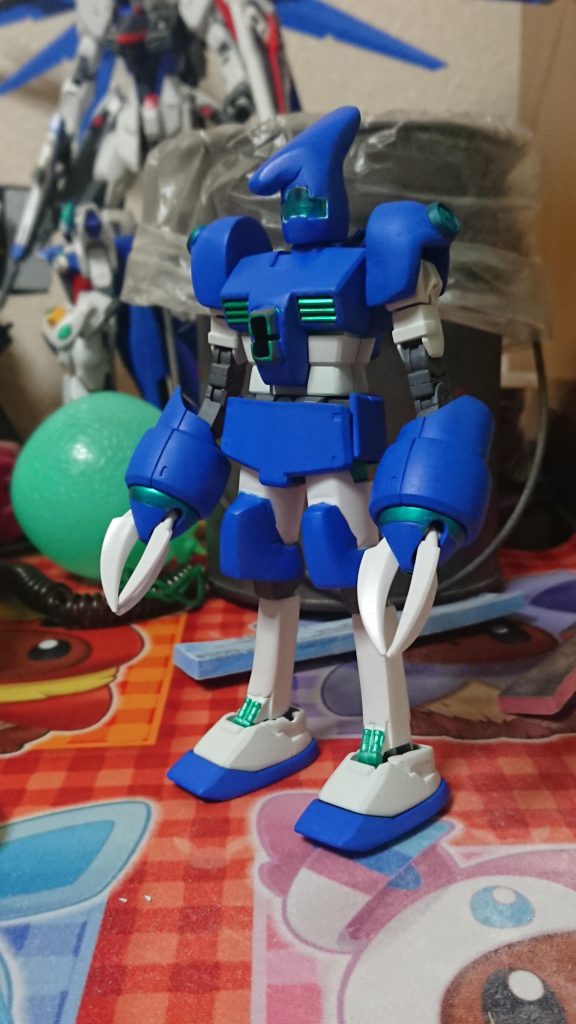 GNabと書いてガナビーと読みます。
ガナビー太陽炉で動いているので、トランザムを使用時赤く見えます。(海老のように)お腹の