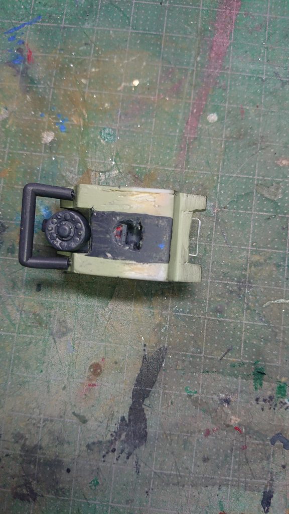 実は非常に分かりにくいが骨にはセラフィムガンダムの頭部を使用しています