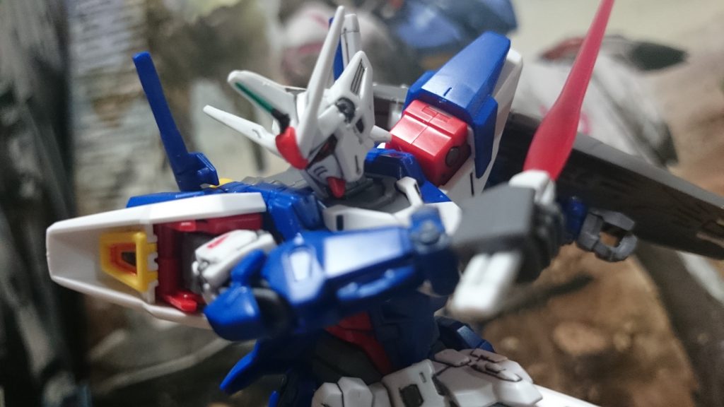 ちなみにビームソードのエフェクトパーツはヤスリスティックで磨いてるっス