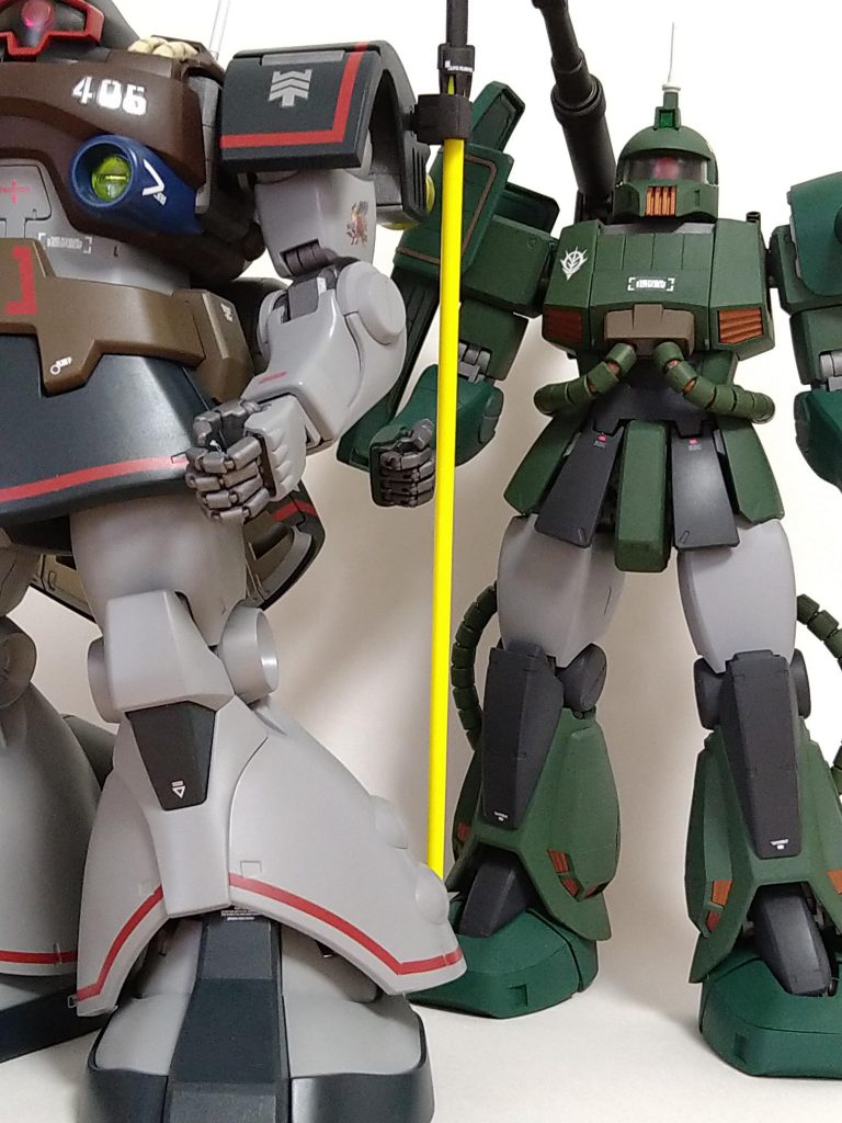 隊長と。この２機でジオラマ的な物考えたいと思ってます。。小隊はドム1,ザクキャノン2の3機構成の設定です。キリーギャレット小隊 発進！！